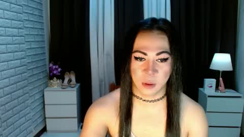Snapshot of hott_summerr chatting on 01.12.25 Alex Summer online show from 01.12.25