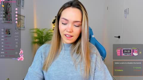 hello Im Eva online show from 12.19.24