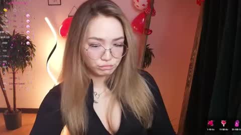 hello Im Eva online show from 02.04.25