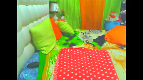 Snapshot of hottesa2019 chatting on 02.19.25 THEONE online show from 02.19.25