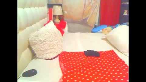 Snapshot of hottesa2019 chatting on 10.12.25 THEONE online show from 10.12.25