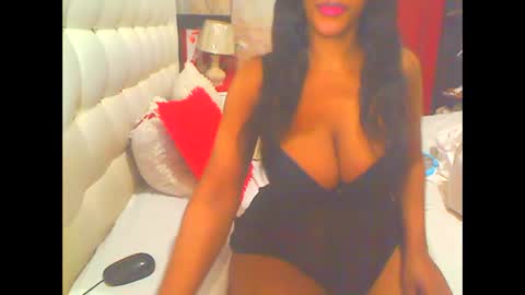 Snapshot of hottesa2019 chatting on 10.20.25 THEONE online show from 10.20.25