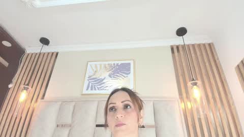 Snapshot of hottest_mature__ chatting on 09.23.25 Natalie  online show from 09.23.25