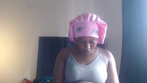 Snapshot of hottie_ebonie chatting on 07.05.26 Ella online show from 07.05.26