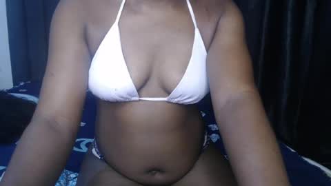 Snapshot of hottie_ebonie chatting on 07.17.26 Ella online show from 07.17.26