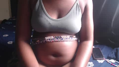 Snapshot of hottie_ebonie chatting on 07.24.26 Ella online show from 07.24.26