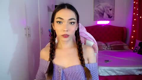 Snapshot of hottie_lexie chatting on 12.09.24 LEXIE- dont forget to give me thumbs up online show from 12.09.24