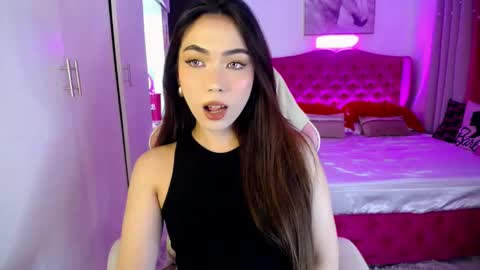 Snapshot of hottie_lexie chatting on 02.25.25 LEXIE- dont forget to give me thumbs up online show from 02.25.25