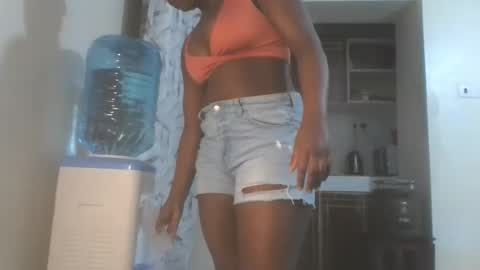 Snapshot of hottie_vera chatting on 09.12.25 vera online show from 09.12.25