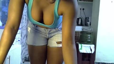 Snapshot of hottie_vera chatting on 11.09.25 vera online show from 11.09.25