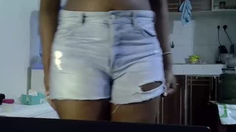 Snapshot of hottie_vera chatting on 11.11.25 vera online show from 11.11.25