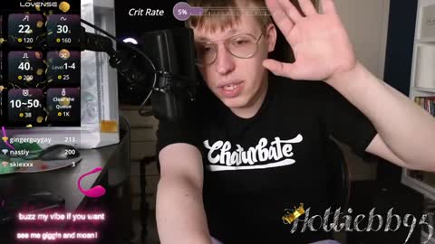 Snapshot of hottiebb95 chatting on 01.21.25 Roberts stones online show from 01.21.25