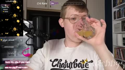 Snapshot of hottiebb95 chatting on 01.23.25 Roberts stones online show from 01.23.25