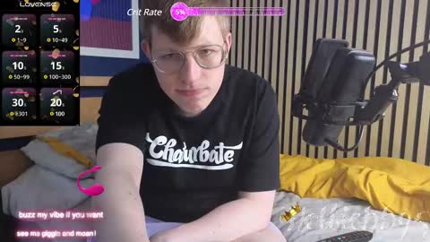 Snapshot of hottiebb95 chatting on 02.12.25 Roberts stones online show from 02.12.25