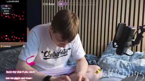 Snapshot of hottiebb95 chatting on 02.27.25 Roberts stones online show from 02.27.25