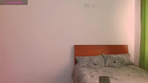 Snapshot of hottieboycrazy chatting on 10.16.25 stiven online show from 10.16.25