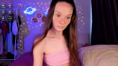 Snapshot of hottiesteverly chatting on 11.06.25 Jane online show from 11.06.25