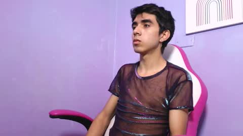 hottiie_guy online show from 12.16.25