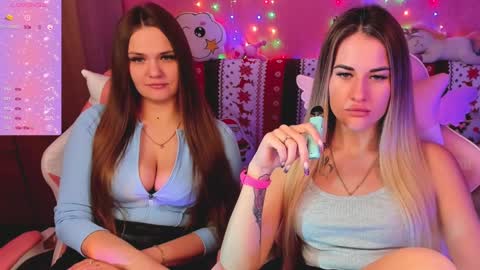Snapshot of hotty_girls_here chatting on 01.20.25 Ivanna and Jessica online show from 01.20.25