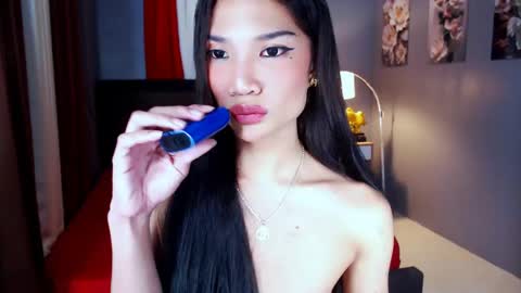 Hi i am Jane half vietnamese and half pinay and would like to meet good person here XOXO online show from 04.15.26