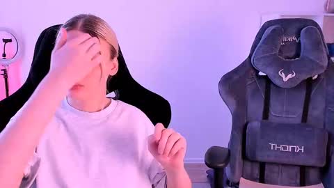 Nessie and Jessie online show from 12.13.24