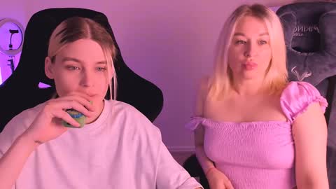 Nessie and Jessie online show from 01.02.25