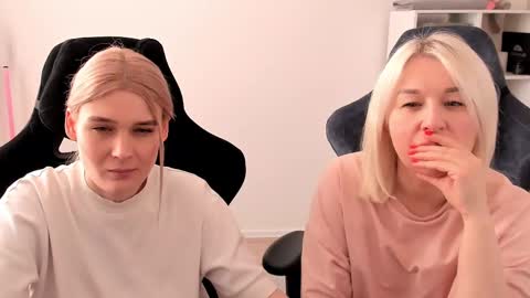 Nessie and Jessie online show from 03.07.25