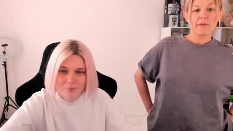 Nessie and Jessie online show from 10.31.25