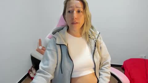 hottychrystal online show from 11.29.25