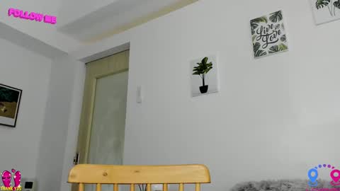 Snapshot of hottycrishinaxx chatting on 03.10.25 crishinahotty online show from 03.10.25