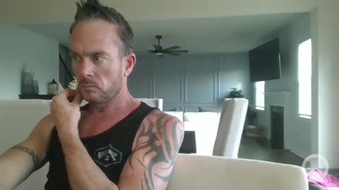 Snapshot of hotwifehotlife01 chatting on 04.12.26 Hotwifehotlife01 online show from 04.12.26