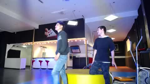 Snapshot of howents chatting on 01.27.25 HOWENTS online show from 01.27.25