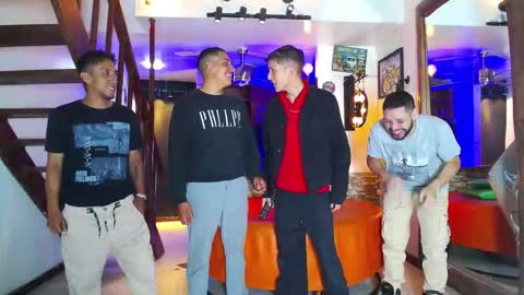 Snapshot of howents chatting on 09.23.25 HOWENTS online show from 09.23.25