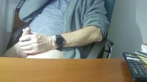 Snapshot of hpeter111 chatting on 02.08.25 Peter online show from 02.08.25