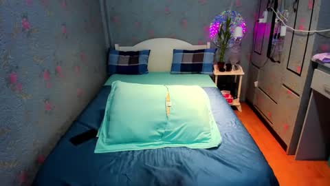 hugecock_emma online show from 01.25.25