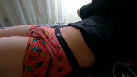 HugeCumshots online show from 11.17.25