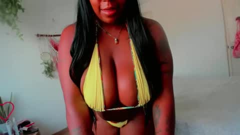 Snapshot of hugetitschocolate05 chatting on 02.06.25 ADRIANITA online show from 02.06.25