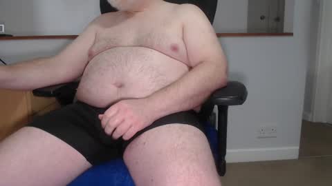 Snapshot of huggie_bear69 chatting on 03.09.25 Huggie Bear online show from 03.09.25