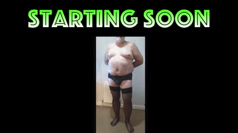 Snapshot of huggie_bear69 chatting on 09.29.25 Huggie Bear online show from 09.29.25