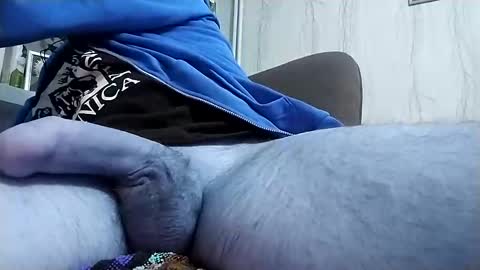 Snapshot of hugo_hug chatting on 03.09.25 David online show from 03.09.25