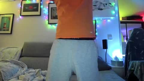 Snapshot of hugolandcam chatting on 12.20.24 Hugo online show from 12.20.24