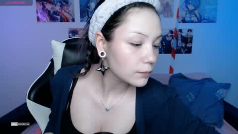 Snapshot of hugomin chatting on 12.15.24 HugoMin online show from 12.15.24