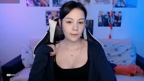 Snapshot of hugomin chatting on 12.16.24 HugoMin online show from 12.16.24