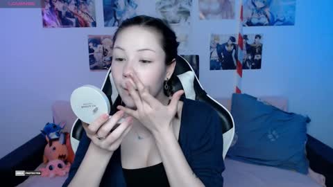 Snapshot of hugomin chatting on 12.19.24 HugoMin online show from 12.19.24