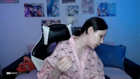 Snapshot of hugomin chatting on 12.21.24 HugoMin online show from 12.21.24