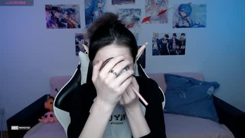 Snapshot of hugomin chatting on 12.25.24 HugoMin online show from 12.25.24