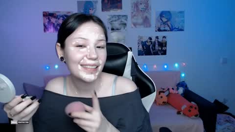 Snapshot of hugomin chatting on 01.05.25 HugoMin online show from 01.05.25