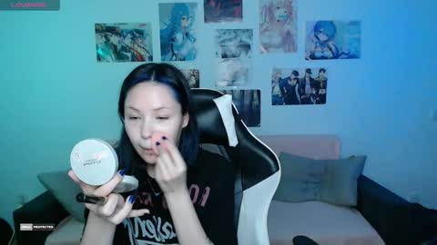 Snapshot of hugomin chatting on 03.10.25 HugoMin online show from 03.10.25