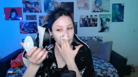 Snapshot of hugomin chatting on 10.02.25 HugoMin online show from 10.02.25