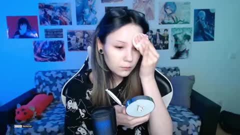 Snapshot of hugomin chatting on 10.03.25 HugoMin online show from 10.03.25